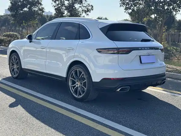 Porsche Cayenne 2023