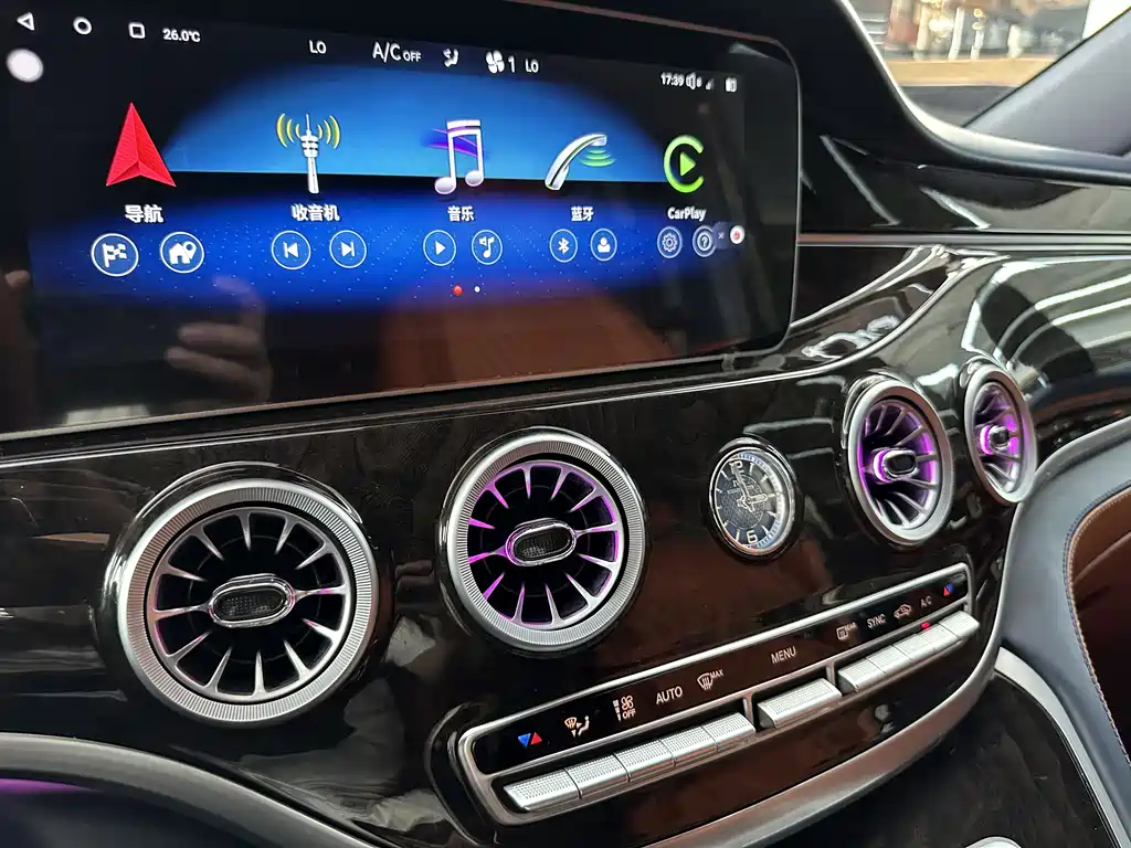 Mercedes-Benz Vito 2023 — фото 11