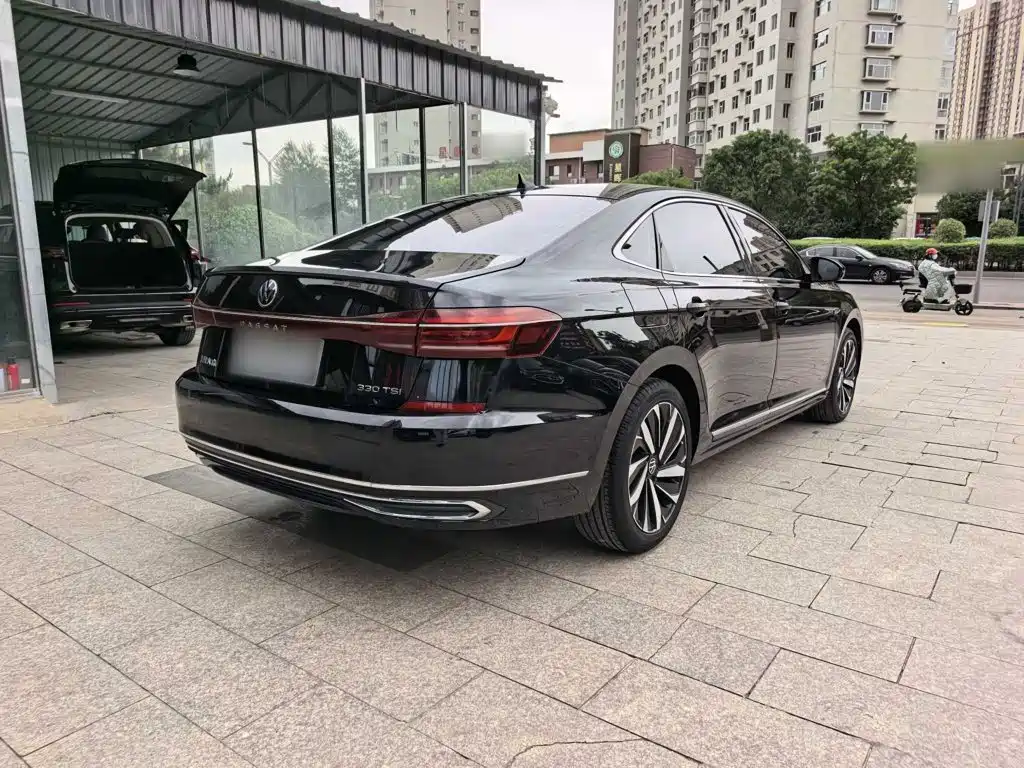 Volkswagen Passat 2022 — фото 15