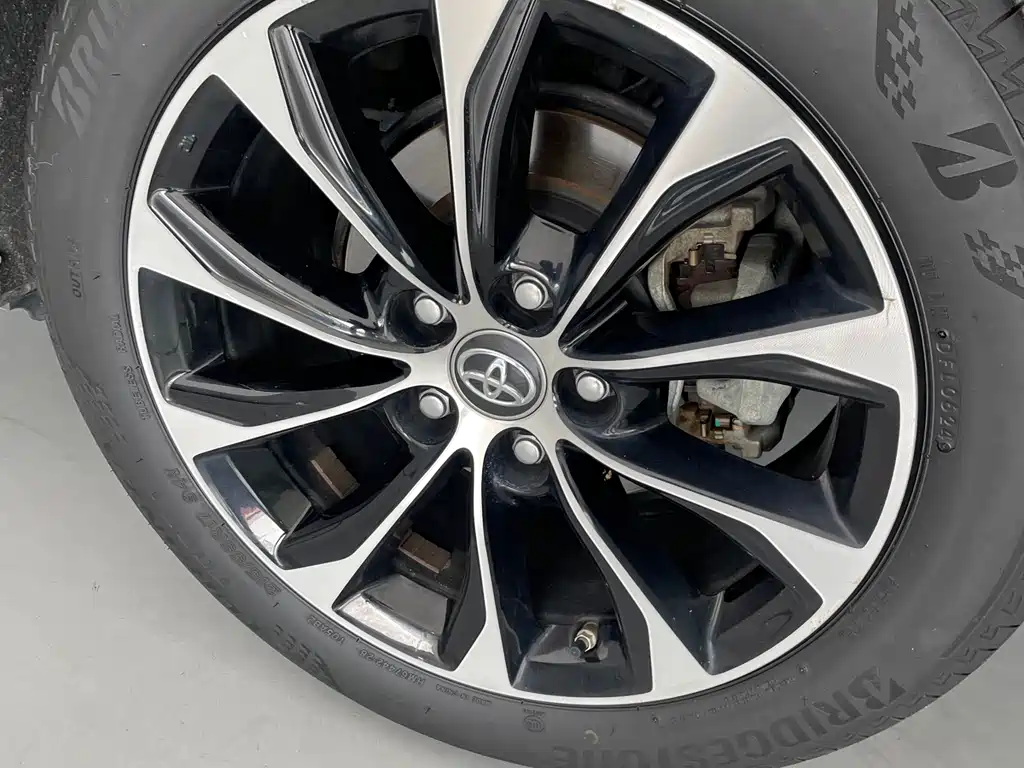 Toyota Avalon 2024 — фото 15