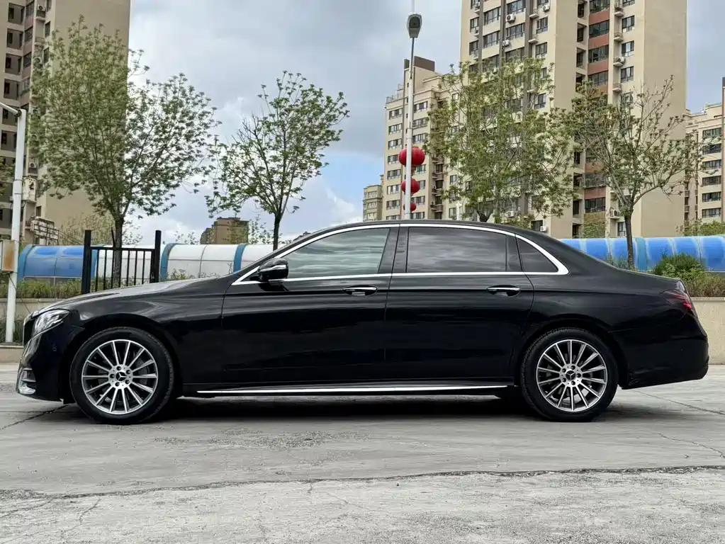 Mercedes-Benz E-Class 2018 — фото 14