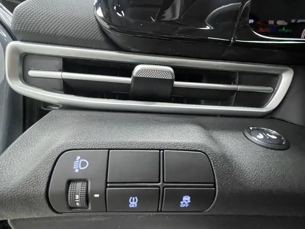 Hyundai Elantra 2022 — фото 19
