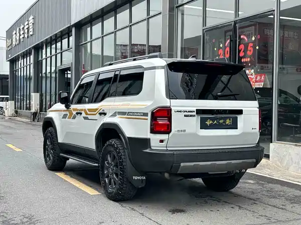 Toyota Prado 2025