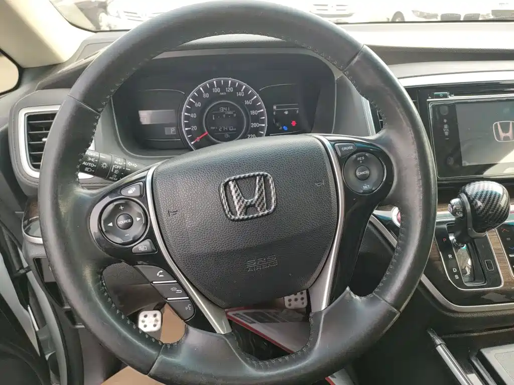 Honda Odyssey 2018 — фото 11