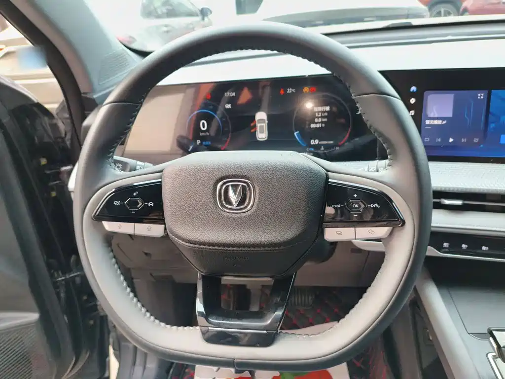 Changan CS75PLUS 2022 — фото 11