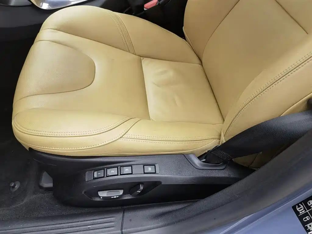 Volvo V40 2017 — фото 20