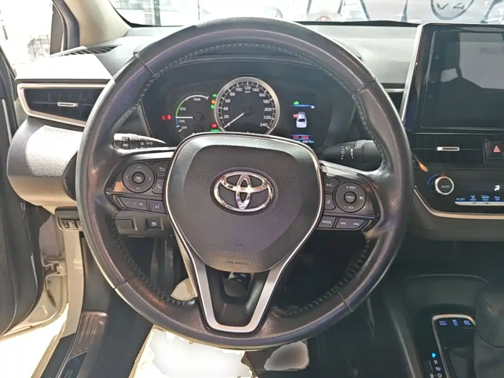 Toyota Corolla 2023 — фото 11