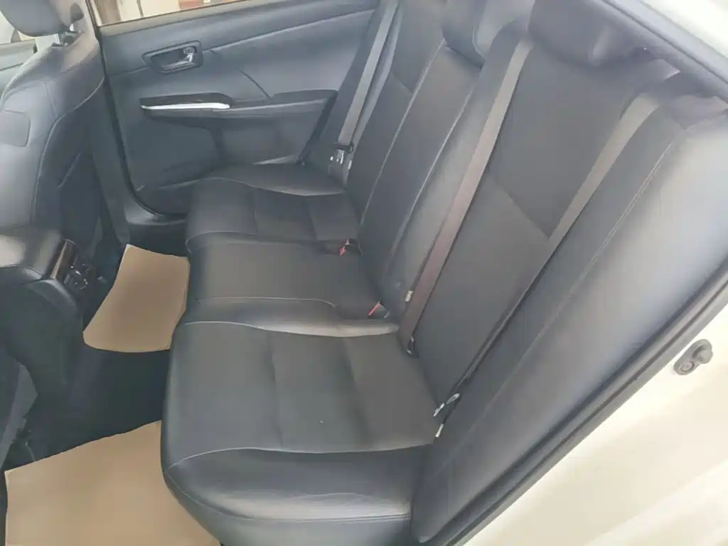 Toyota Camry 2015 — фото 17