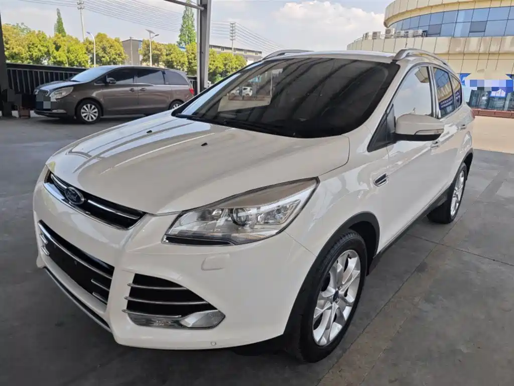 Ford Kuga 2016 — фото 1