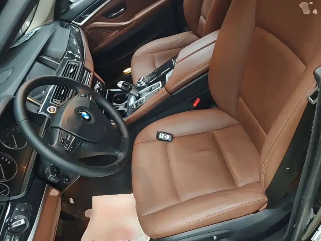 BMW 5 Series 2015 — фото 15