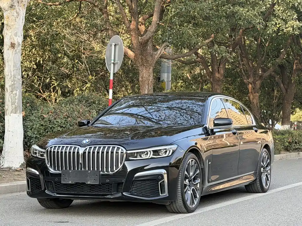 BMW 7 Series 2020 — фото 1