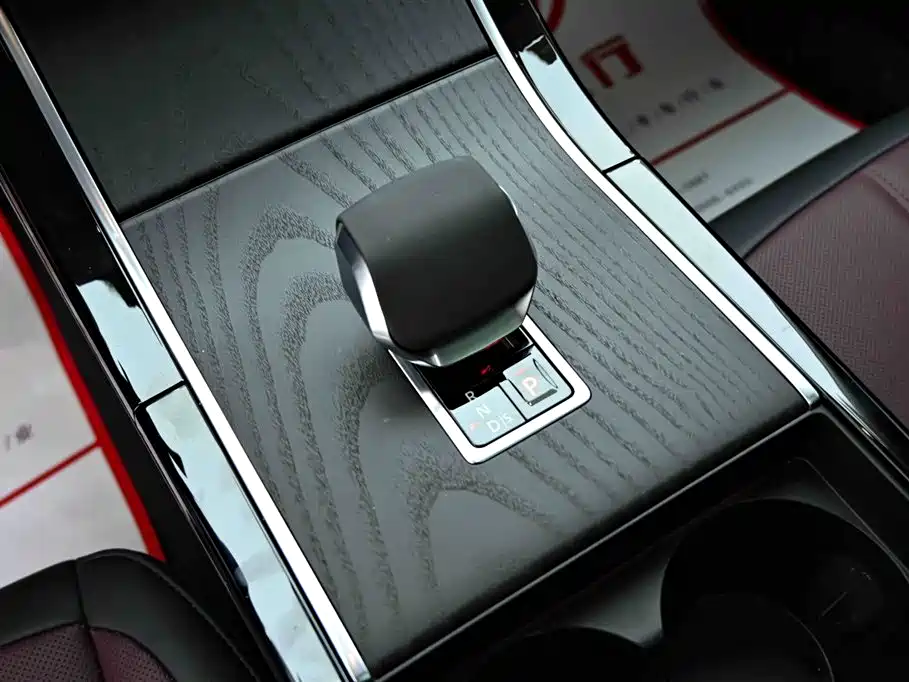Land Rover Evoque 2025 — фото 8