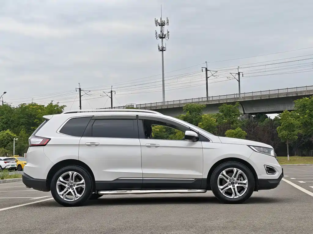 Ford Edge 2016 — фото 6