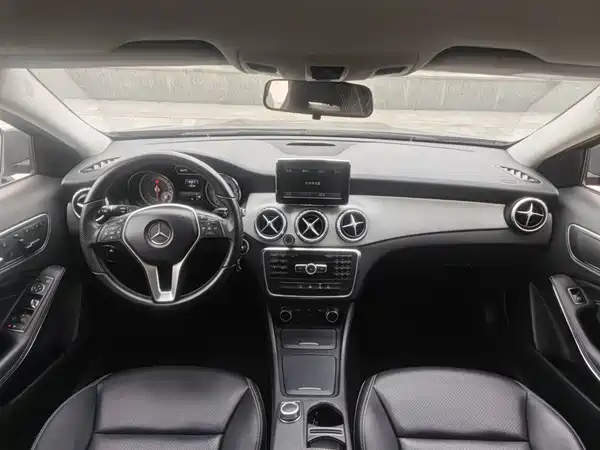 Mercedes-Benz GLA 2015