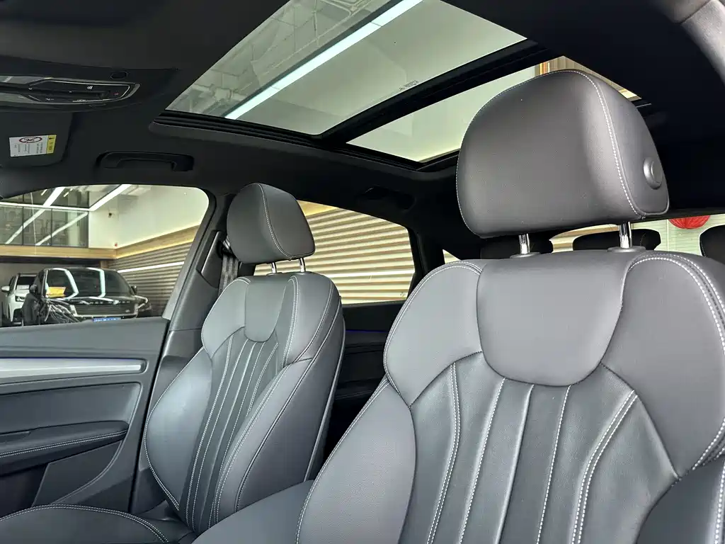 Audi Q5L Sportback 2022 — фото 11