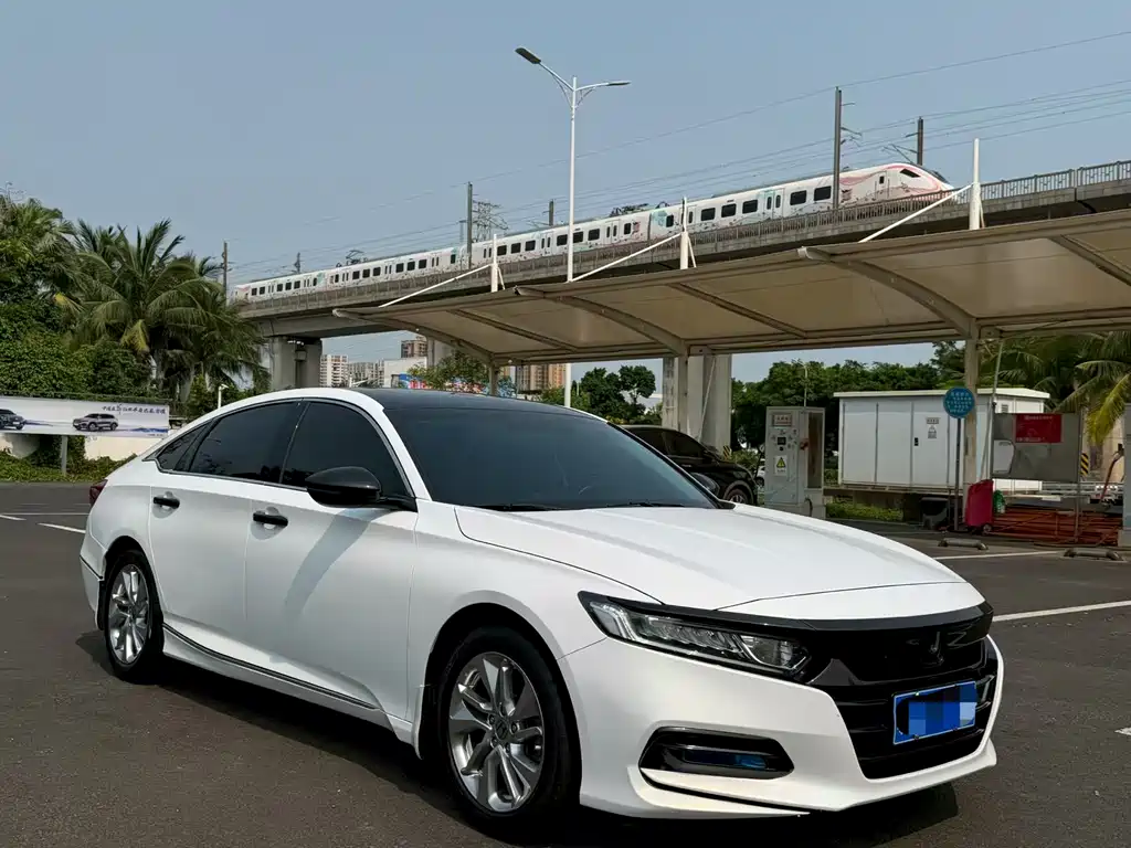 Honda Accord 2019 — фото 1