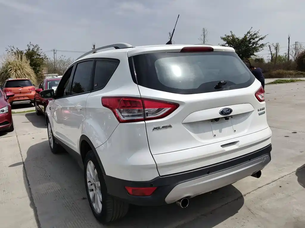 Ford Kuga 2016 — фото 23