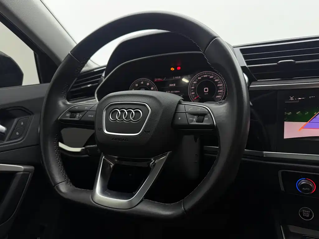 Audi Q3 2023 — фото 10
