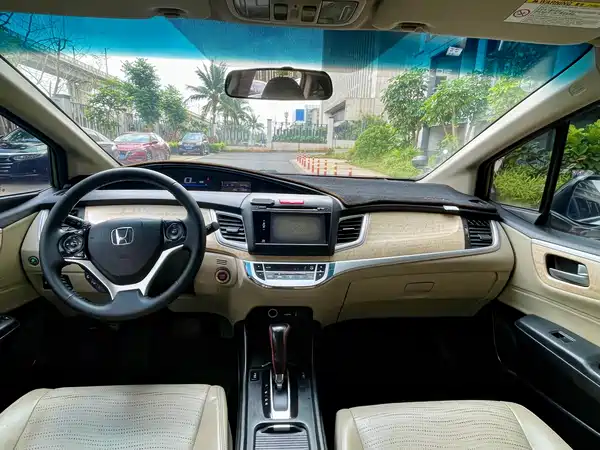 Honda Jade 2013
