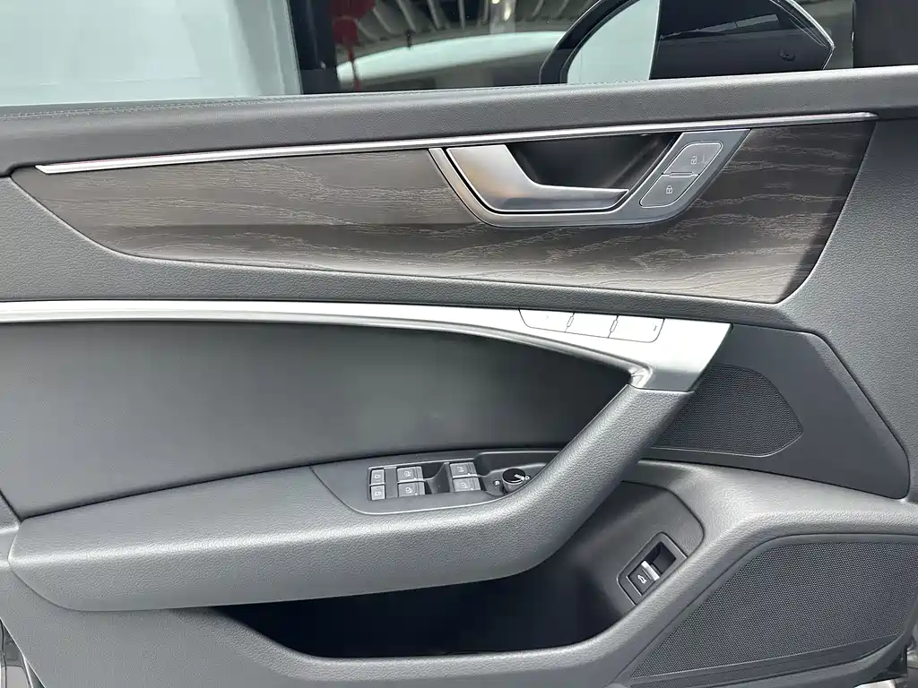 Audi A6L 2025 — фото 20