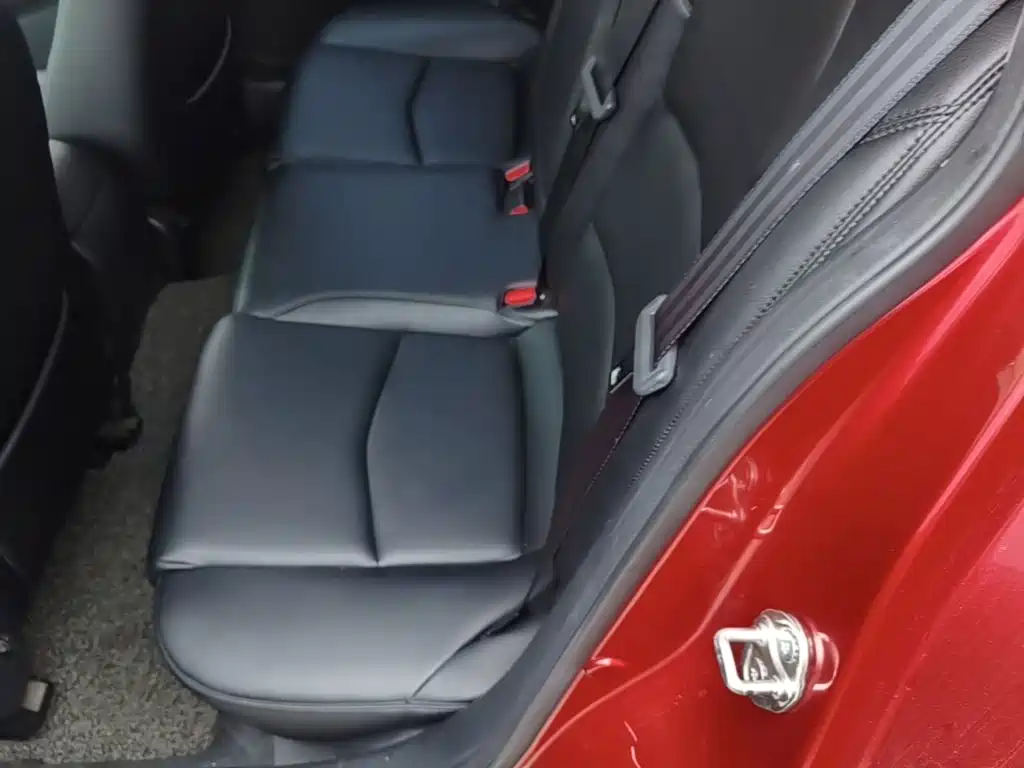 Mazda 3 Axela 2016 — фото 17