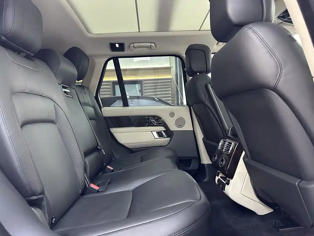 Land Rover Range Rover 2020 — фото 17