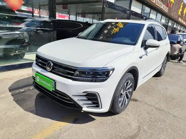 Volkswagen Tiguan L Plug-In Hybrid 2020