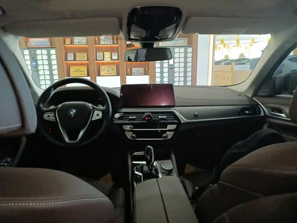 BMW 5 Series 2022