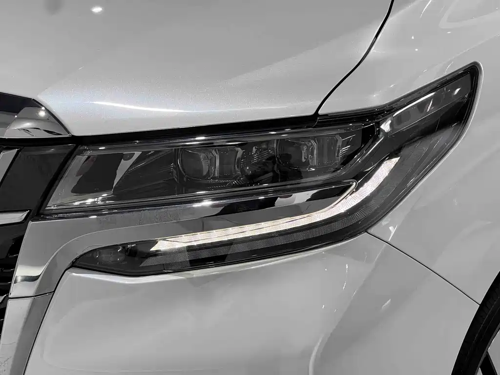 Toyota Alphard 2018 — фото 12