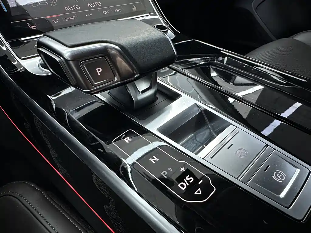 Audi A8 2021 — фото 11