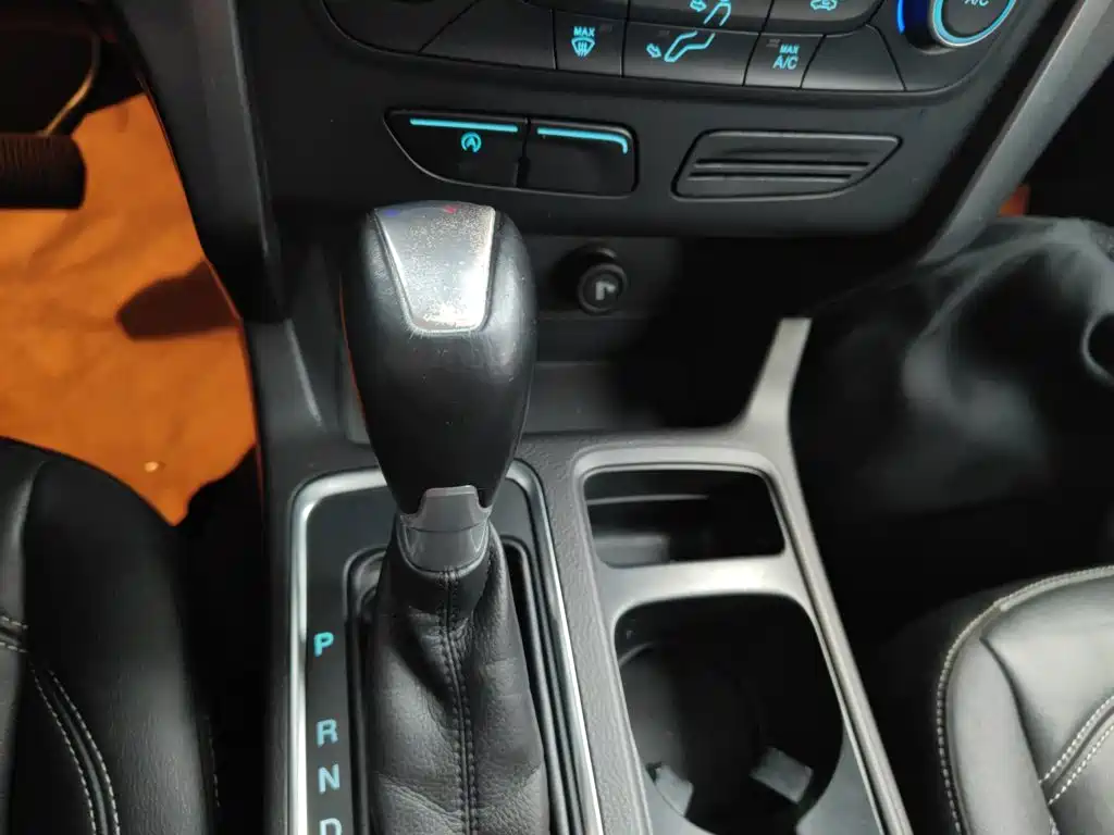 Ford Kuga 2017 — фото 10