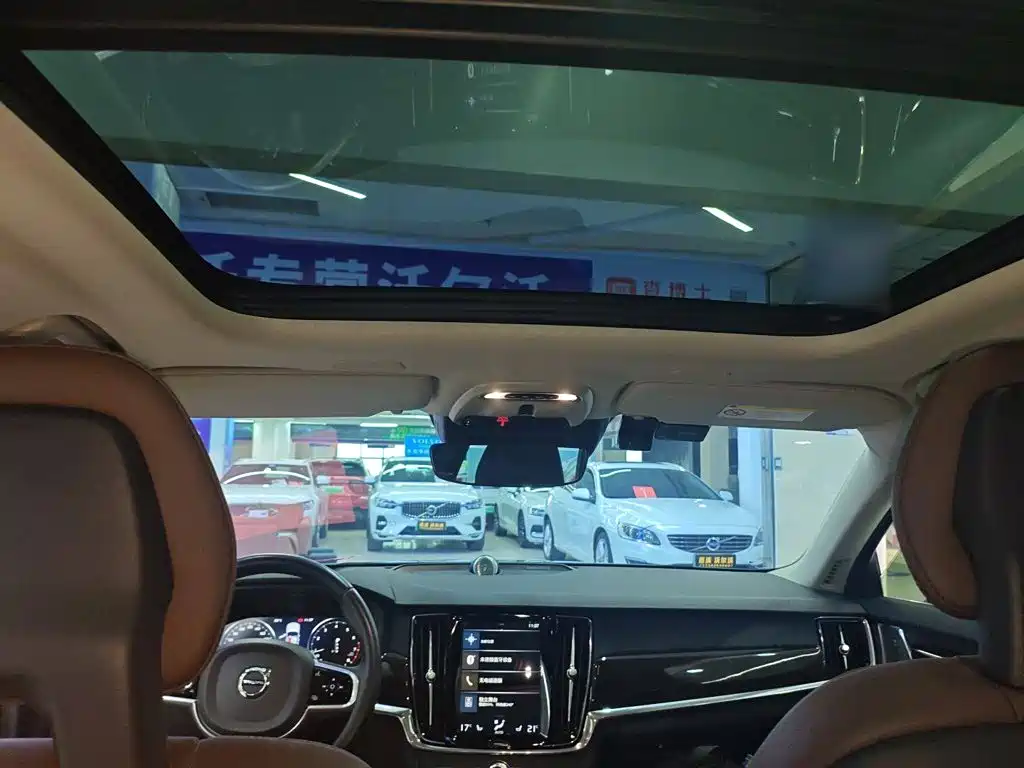 Volvo S90 2017 — фото 18
