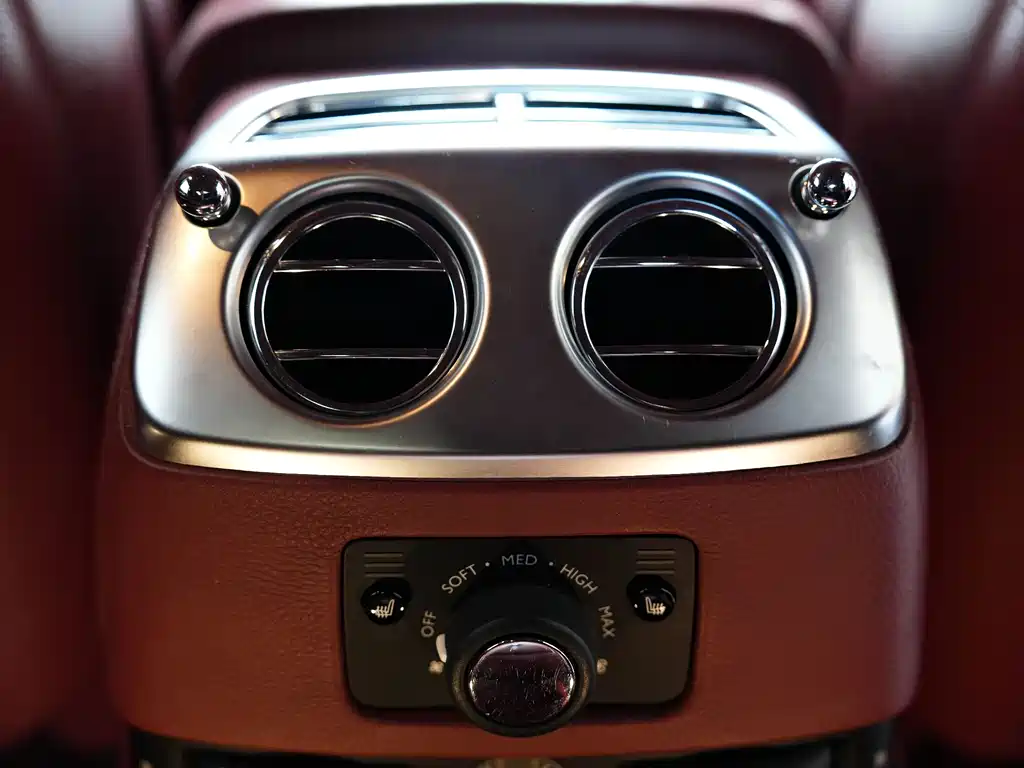 Rolls-Royce Ghost 2015 — фото 15