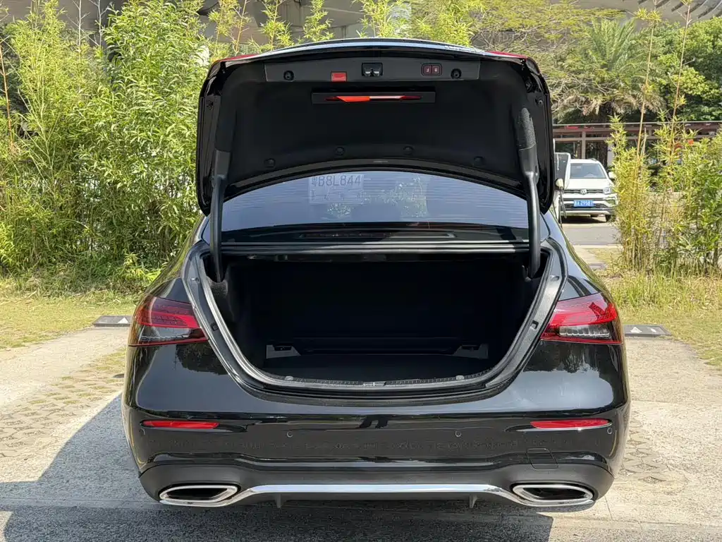 Mercedes-Benz E-Class 2022 — фото 15