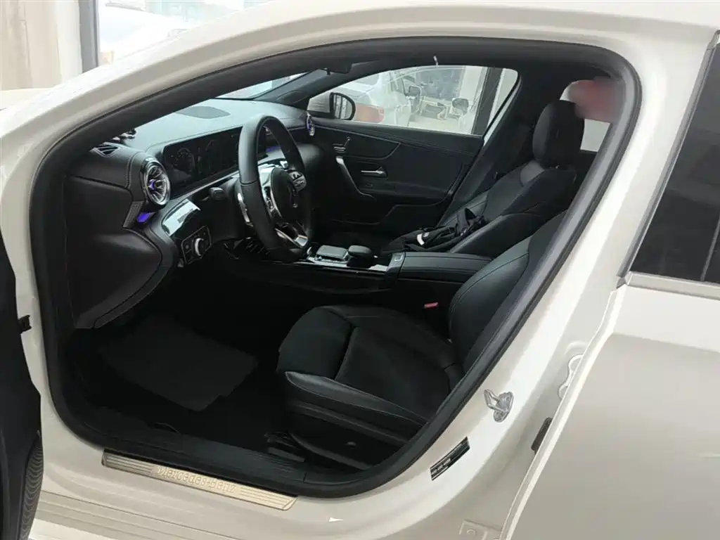Mercedes-Benz A-Class 2023 — фото 15