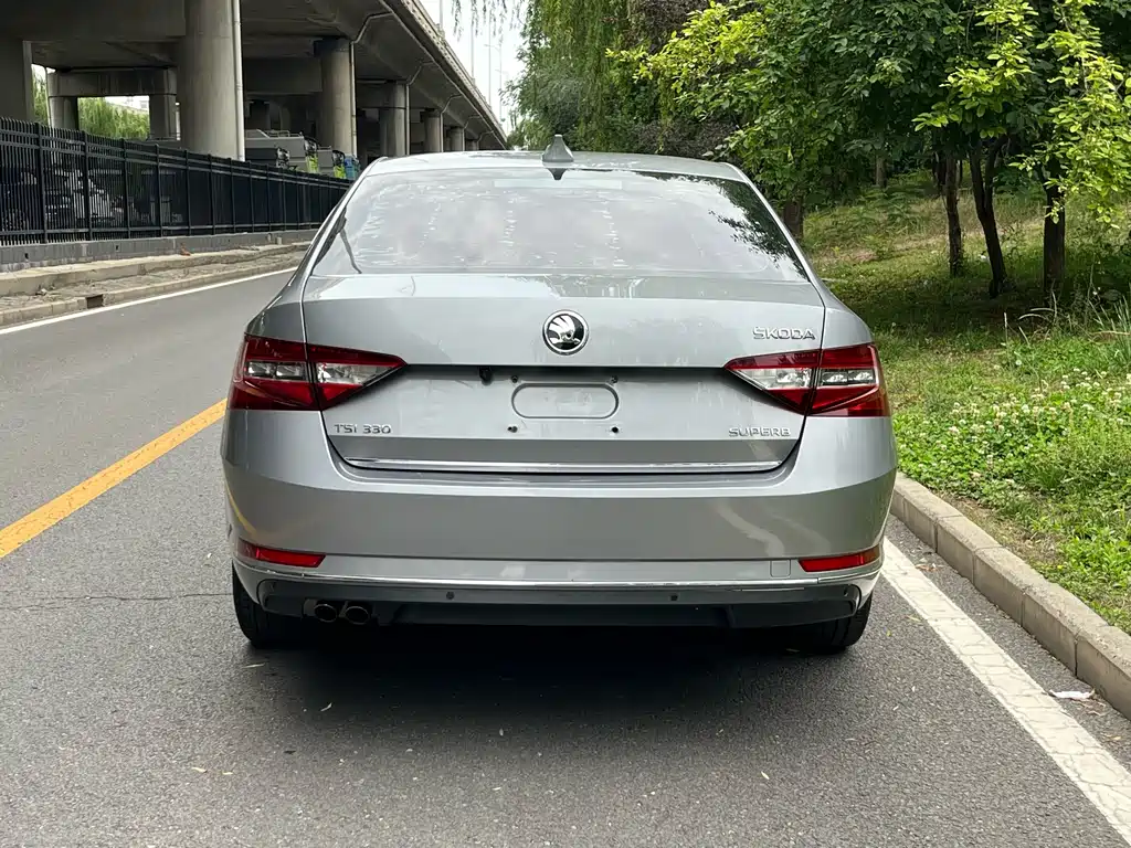 Skoda Superb 2015 — фото 3