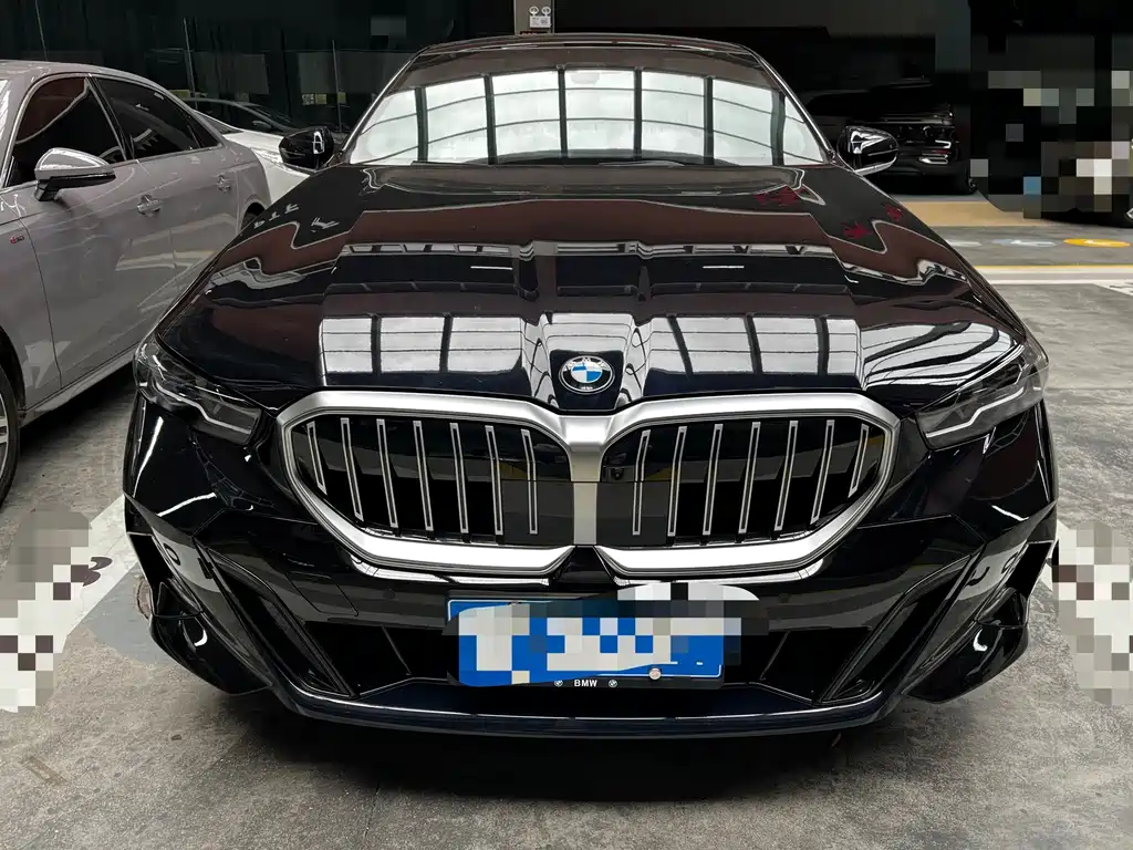 BMW 5 Series 2025