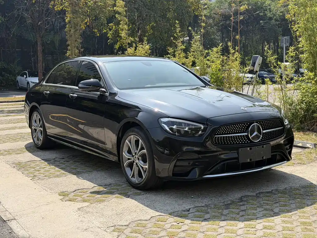 Mercedes-Benz E-Class 2022 — фото 3