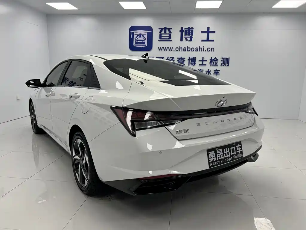 Hyundai Elantra 2022