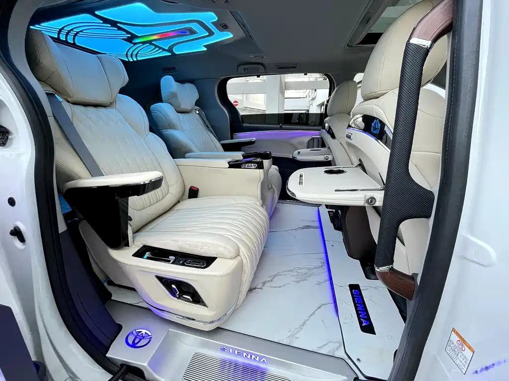 Toyota Sienna 2025 — фото 26