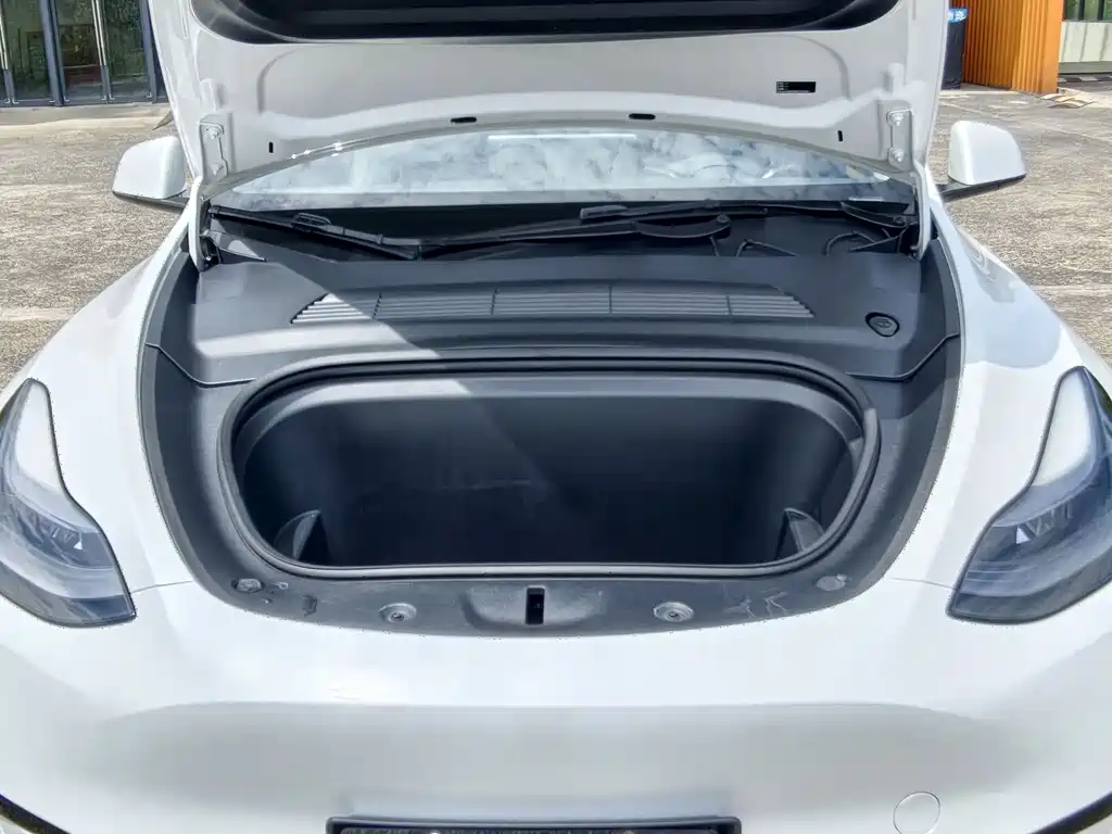 Tesla Model Y 2022 — фото 16