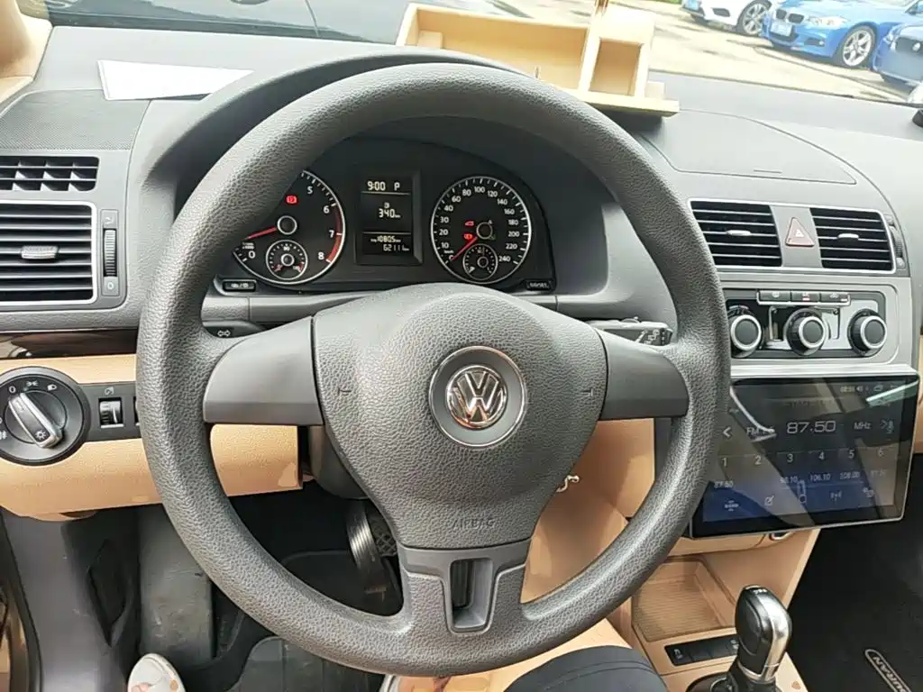 Volkswagen Touran 2015