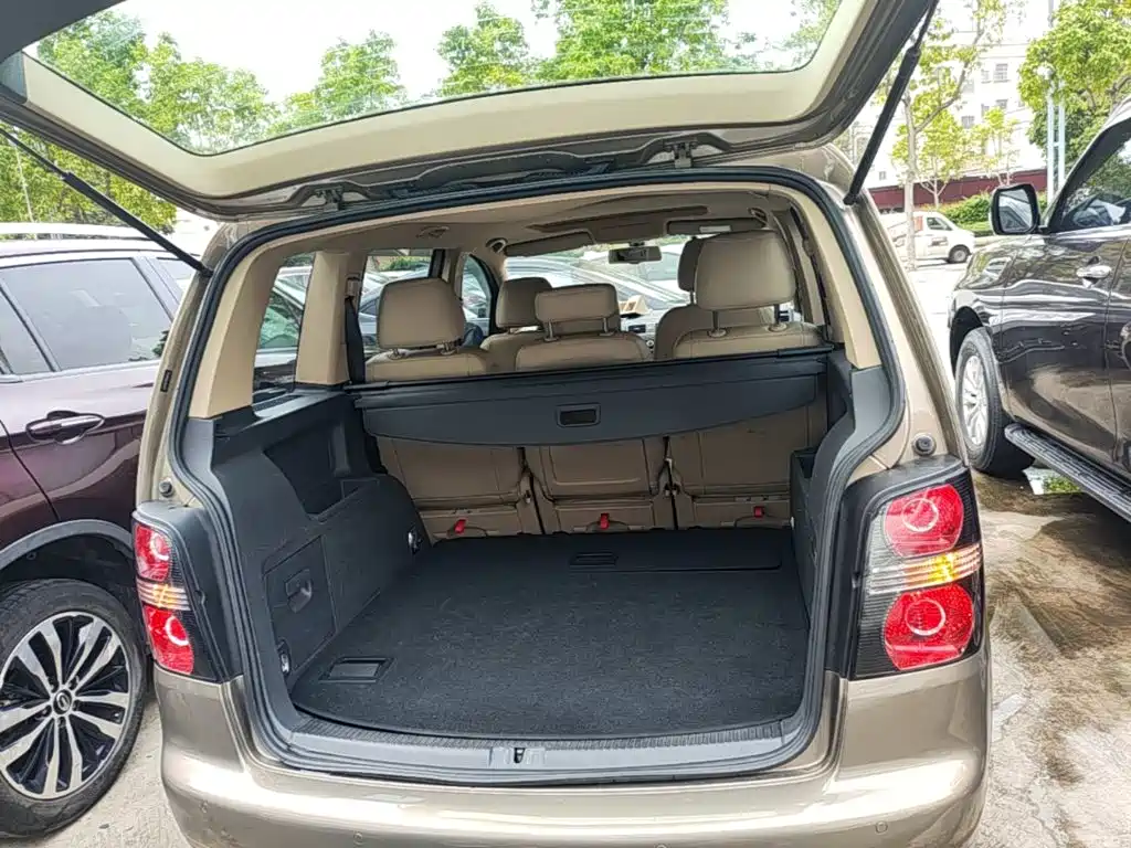 Volkswagen Touran 2015 — фото 12