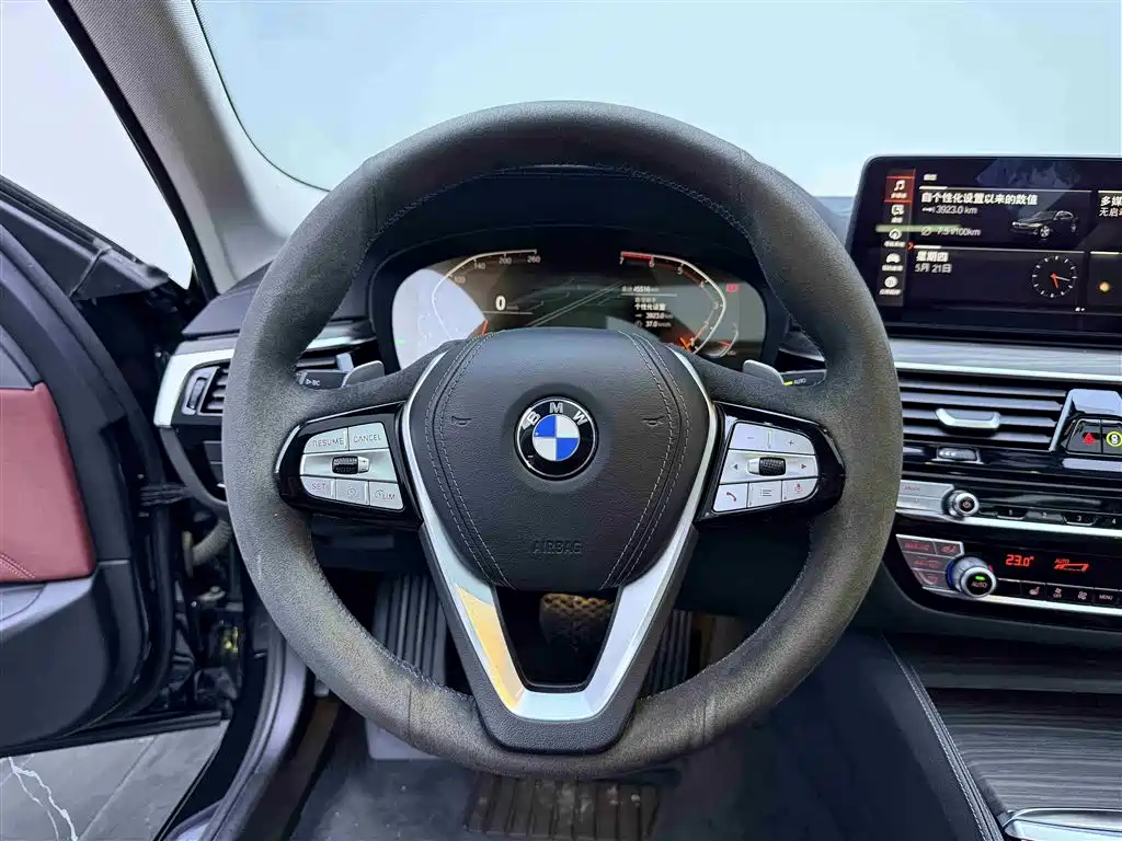 BMW 5 Series 2021 — фото 15