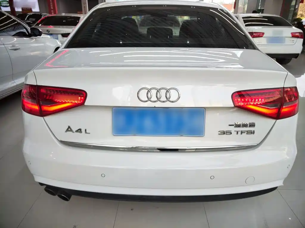 Audi A4L 2016