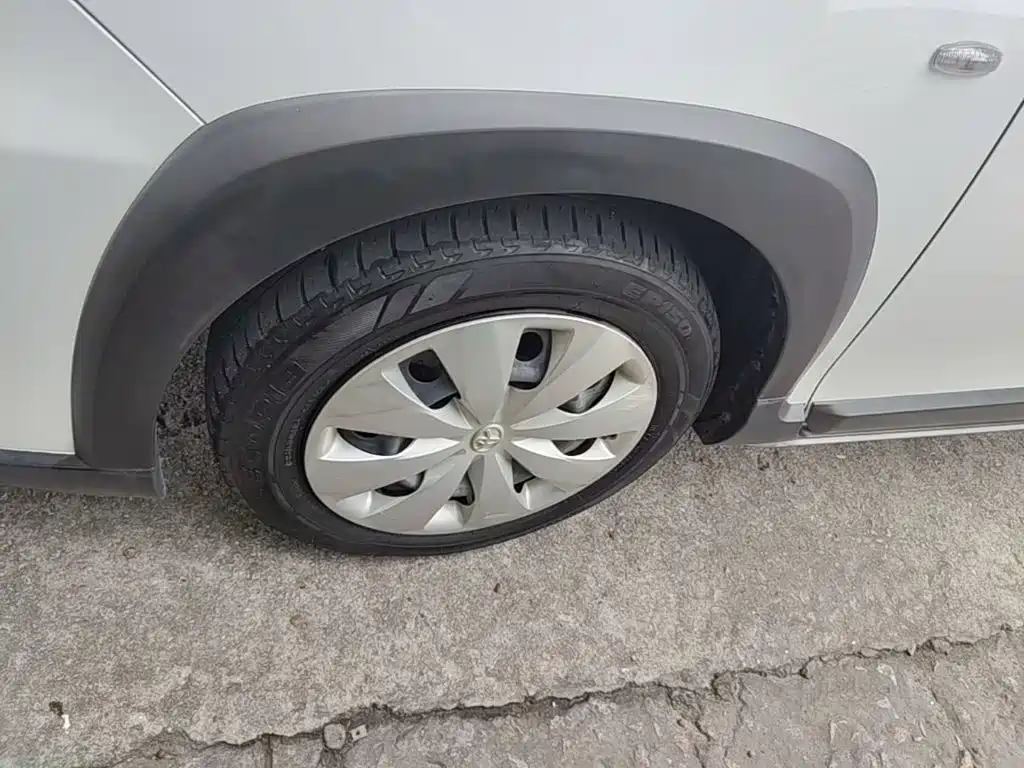 Toyota Yaris L 2021 — фото 23