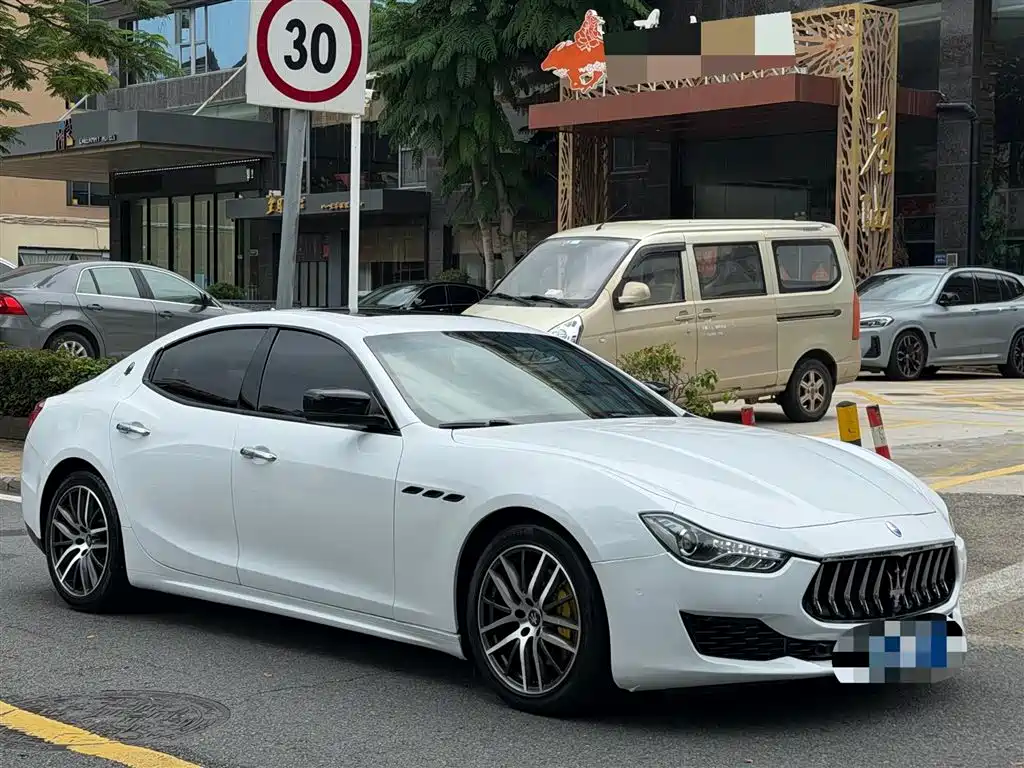 Maserati Ghibli 2016 — фото 3