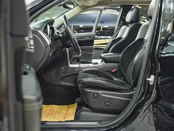 Jeep Grand Cherokee SRT 2012
