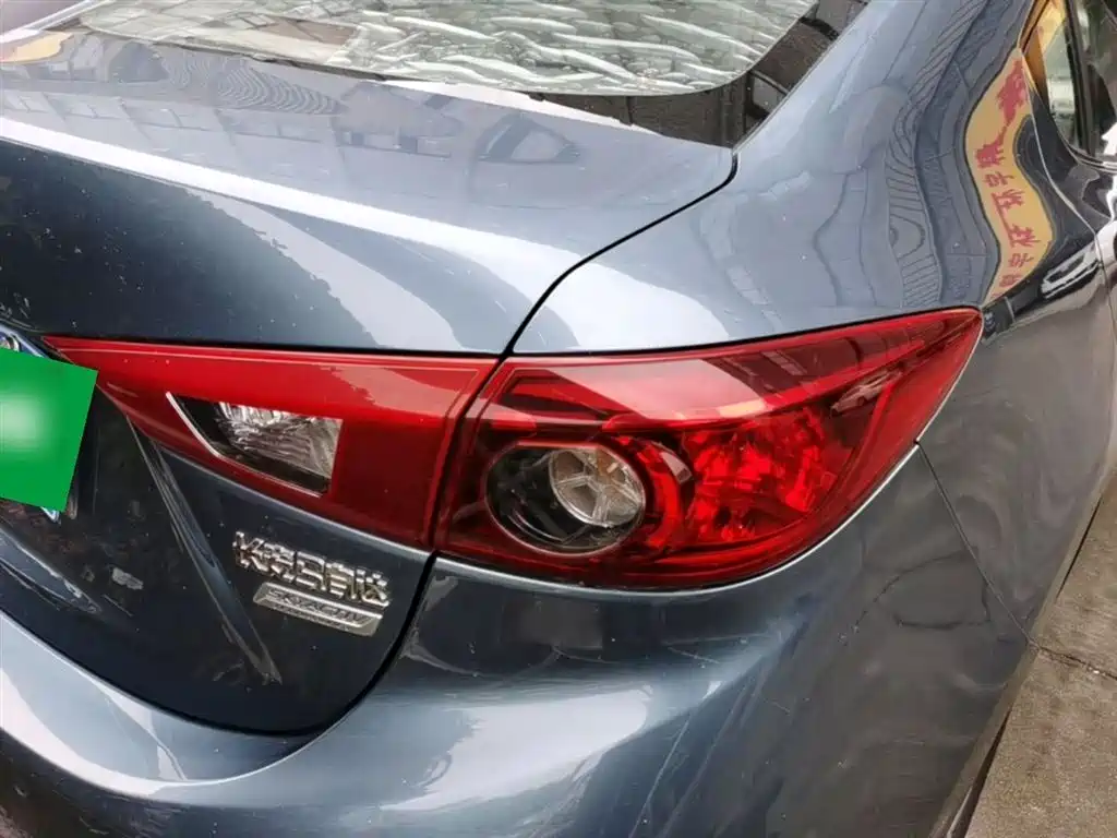 Mazda 3 Axela 2016 — фото 8