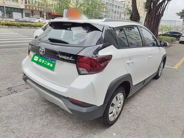 Toyota Yaris L 2021